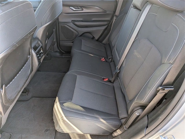 2023 Jeep Grand Cherokee Laredo 4x4