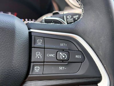 2023 Jeep Grand Cherokee Laredo 4x4