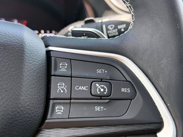 2023 Jeep Grand Cherokee Laredo 4x4