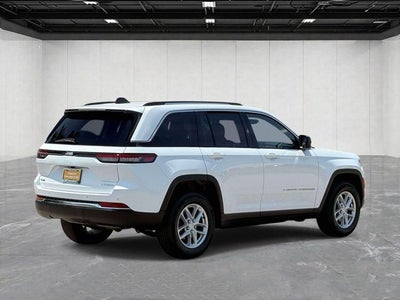 2023 Jeep Grand Cherokee Laredo 4x4