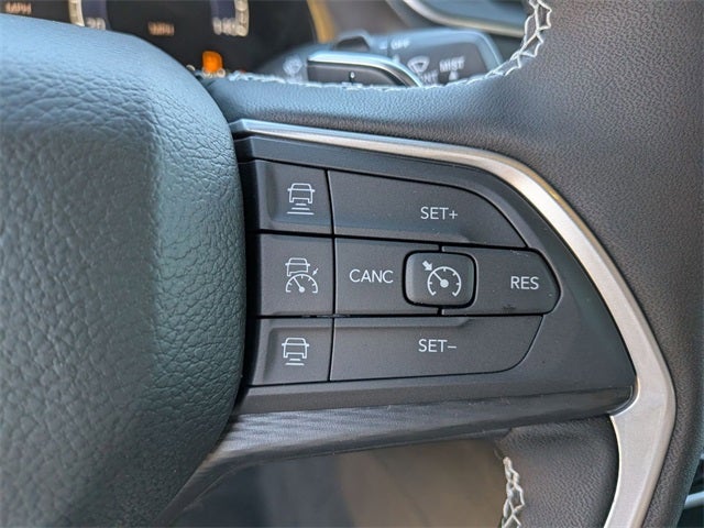 2025 Jeep Grand Cherokee GRAND CHEROKEE LAREDO X 4X4