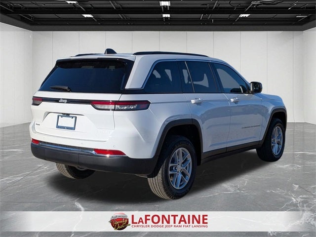 2025 Jeep Grand Cherokee GRAND CHEROKEE LAREDO X 4X4