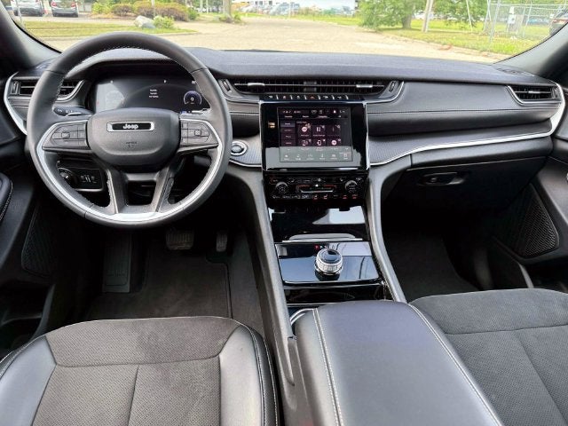 2023 Jeep Grand Cherokee L Altitude 4x4