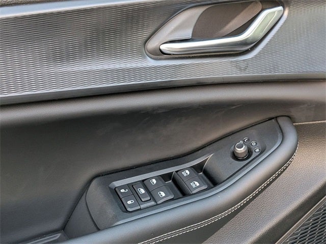 2025 Jeep Grand Cherokee L GRAND CHEROKEE L LAREDO X 4X4