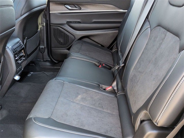 2026 Jeep Grand Cherokee L GRAND CHEROKEE L LAREDO ALTITUDE 4X4