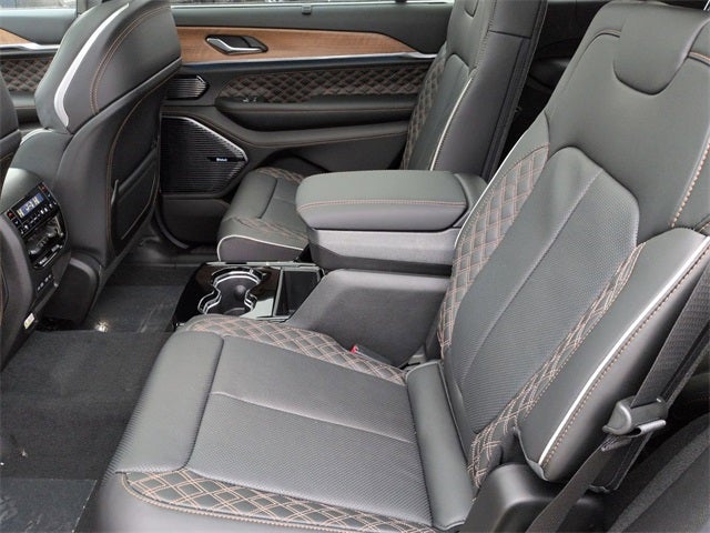 2026 Jeep Grand Cherokee L GRAND CHEROKEE L SUMMIT 4X4