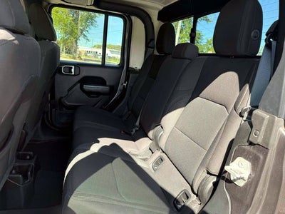 2022 Jeep Gladiator Sport S 4x4