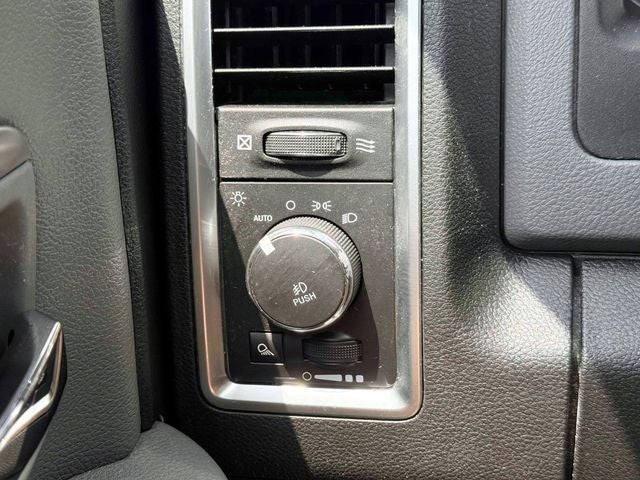 2018 RAM 1500 Big Horn Quad Cab 4x4 6'4' Box