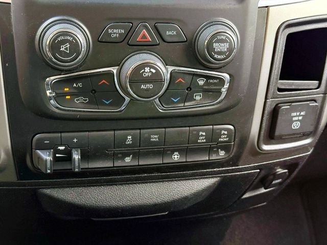 2018 RAM 1500 Big Horn Quad Cab 4x4 6'4' Box