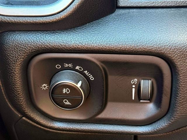 2023 RAM 1500 Big Horn Crew Cab 4x4 5'7' Box