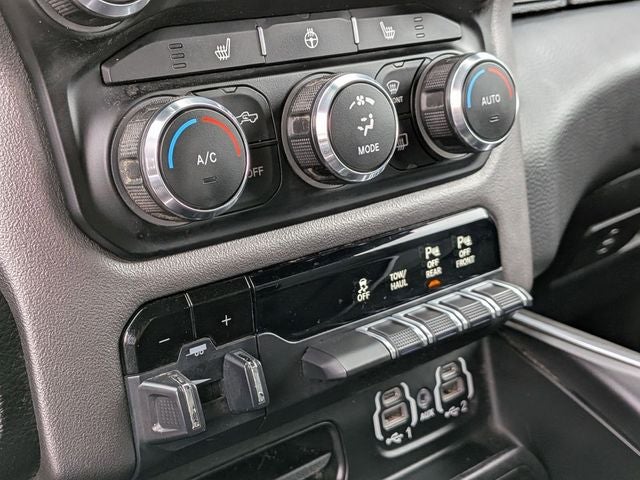 2020 RAM 1500 Big Horn Crew Cab 4x4 5'7' Box