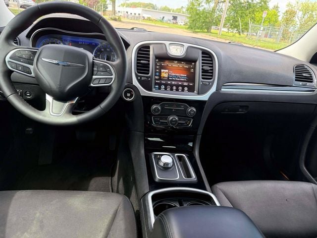 2023 Chrysler 300 Touring