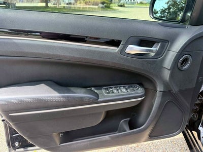 2023 Chrysler 300 Touring