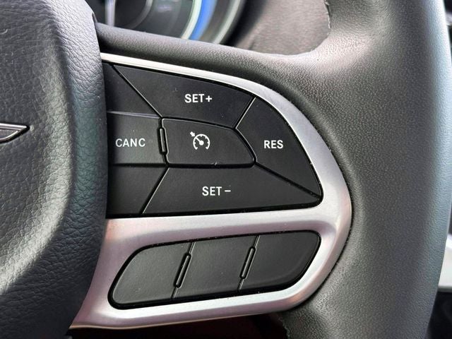 2023 Chrysler 300 Touring