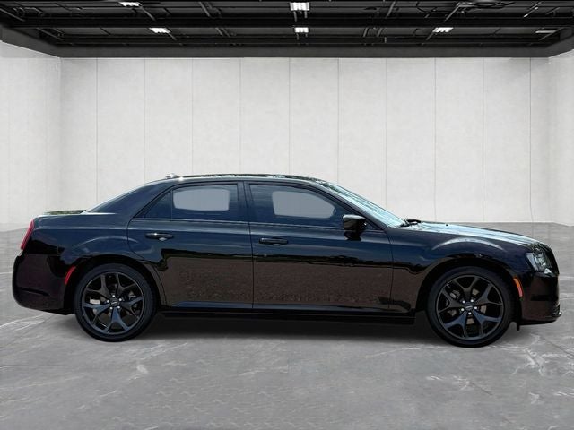 2023 Chrysler 300 Touring
