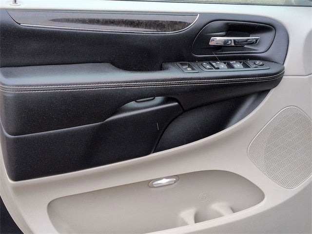 2013 Chrysler Town & Country Touring-L