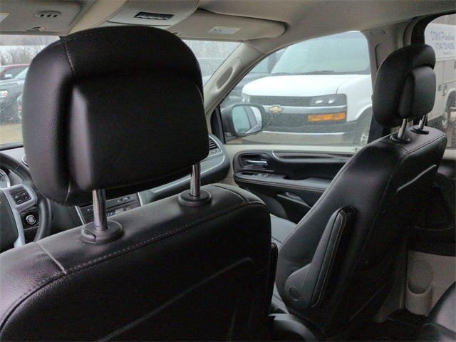 2013 Chrysler Town & Country Touring-L