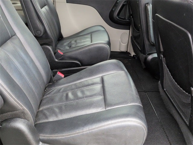 2013 Chrysler Town & Country Touring-L