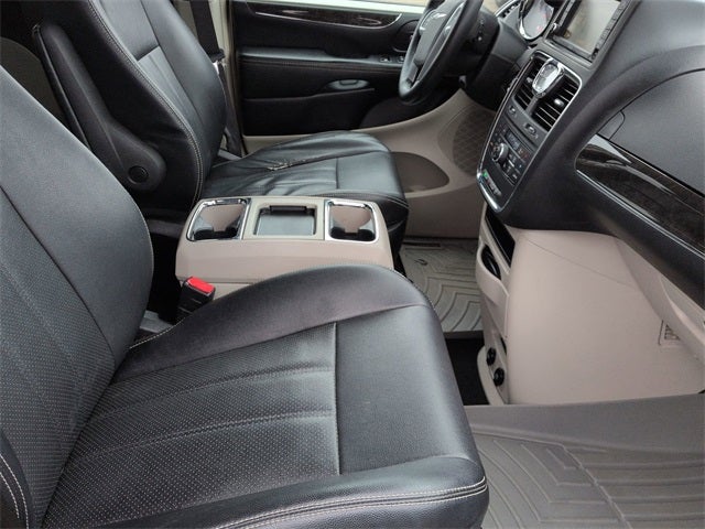 2013 Chrysler Town & Country Touring-L