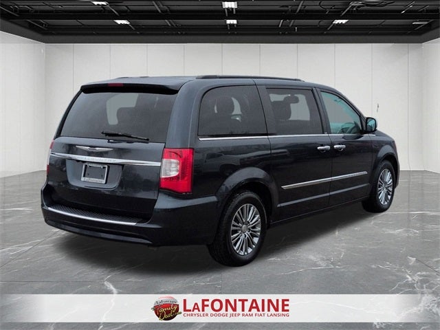 2013 Chrysler Town & Country Touring-L