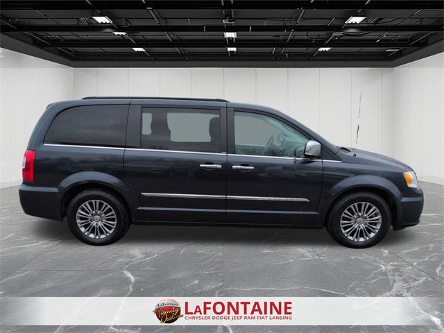 2013 Chrysler Town & Country Touring-L