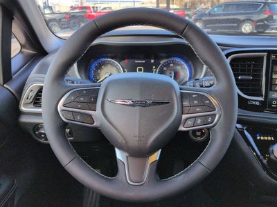 2026 Chrysler Pacifica PACIFICA SELECT AWD