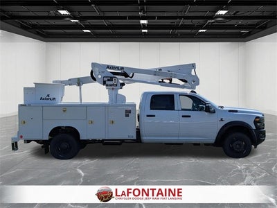 2025 RAM Ram 5500 Chassis Cab RAM 5500 TRADESMAN CHASSIS CREW CAB 4X4 84' CA