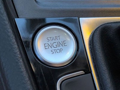 2017 Volkswagen Golf R 4-Door w/DCC & Navigation