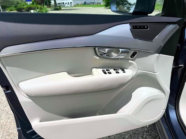 2018 Volvo XC90 T6 Momentum