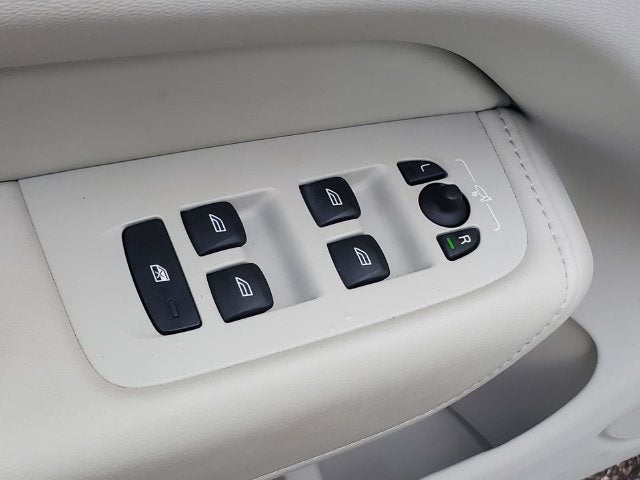 2024 Volvo XC60 B5 Core