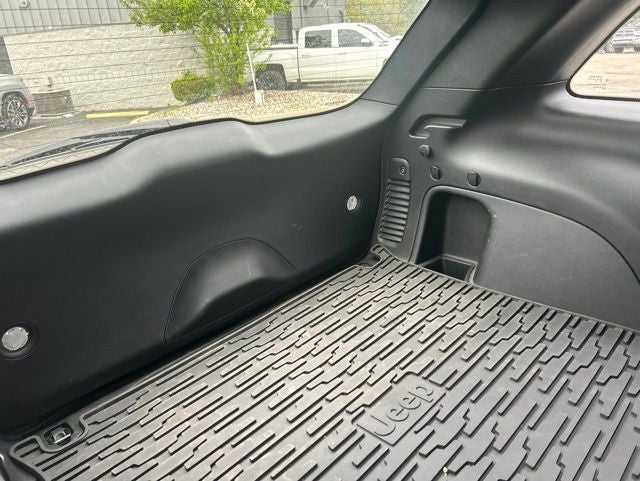 2021 Jeep Grand Cherokee Laredo X 4x4