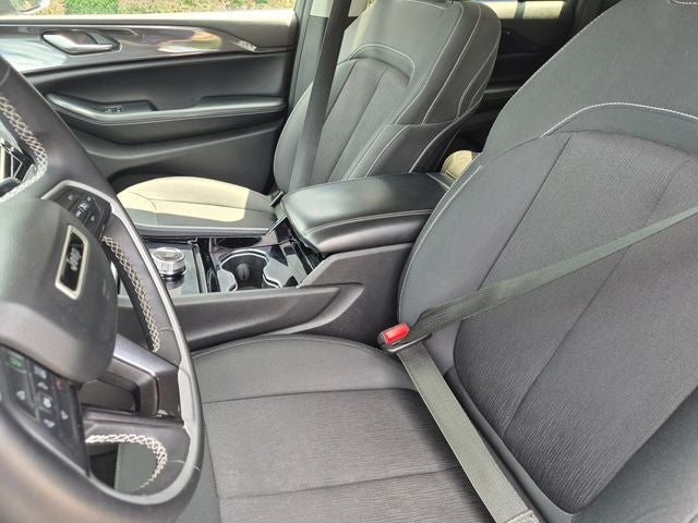2023 Jeep Grand Cherokee Laredo 4x4