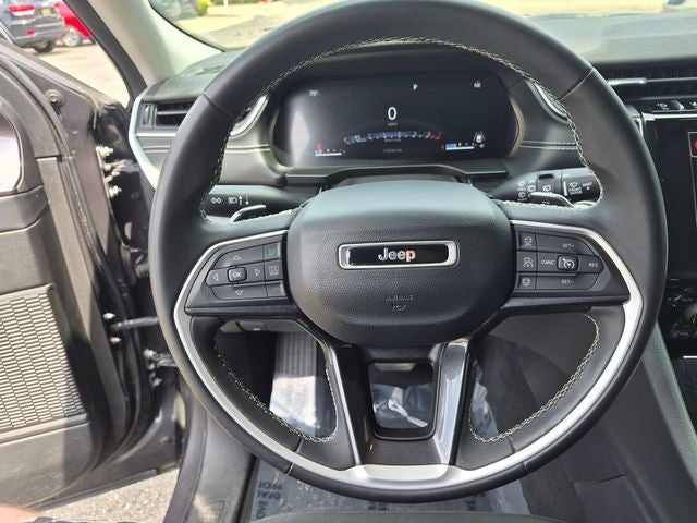 2023 Jeep Grand Cherokee Laredo 4x4