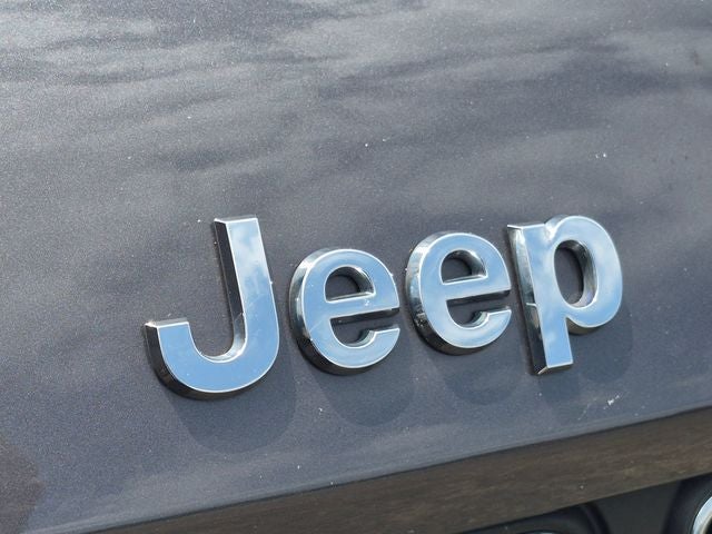 2023 Jeep Grand Cherokee Laredo 4x4