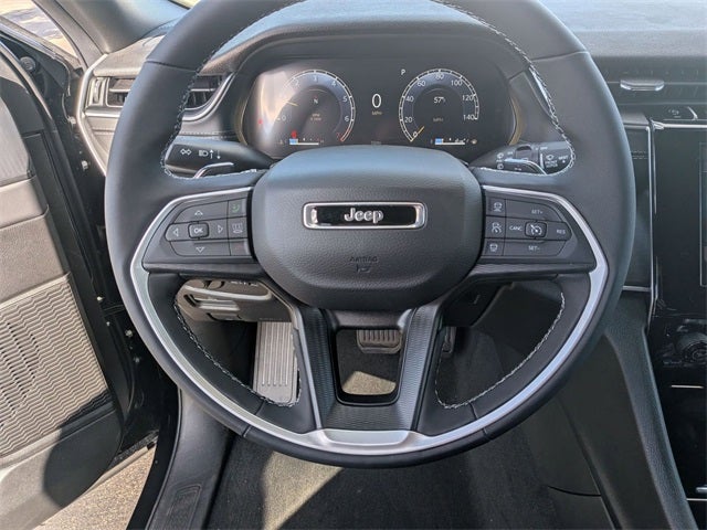 2025 Jeep Grand Cherokee GRAND CHEROKEE LAREDO X 4X4