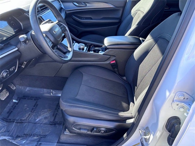 2023 Jeep Grand Cherokee L Laredo 4x4