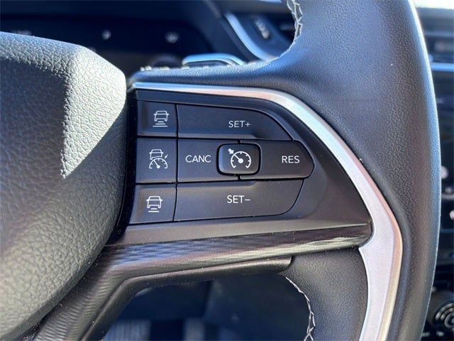 2023 Jeep Grand Cherokee L Laredo 4x4