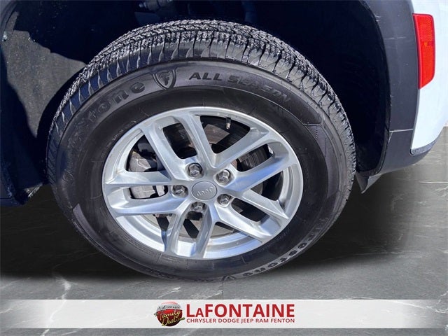 2023 Jeep Grand Cherokee L Laredo 4x4