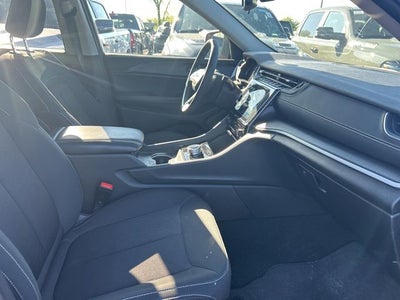 2024 Jeep Grand Cherokee L Laredo