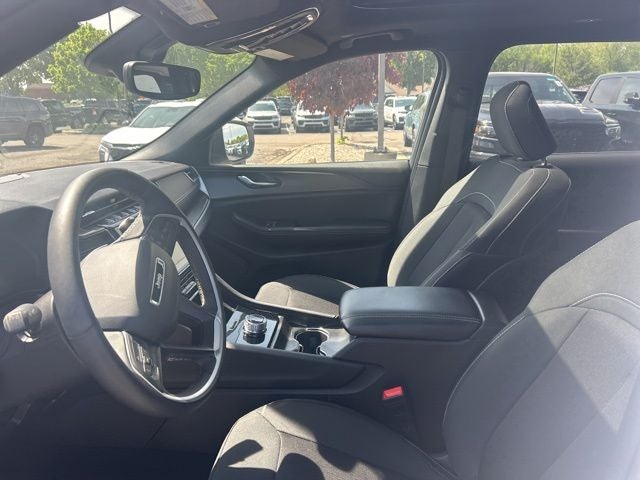2024 Jeep Grand Cherokee L Laredo X 4x4