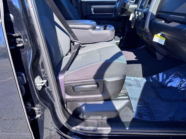 2022 RAM 1500 Classic Warlock Quad Cab 4x4 6'4' Box