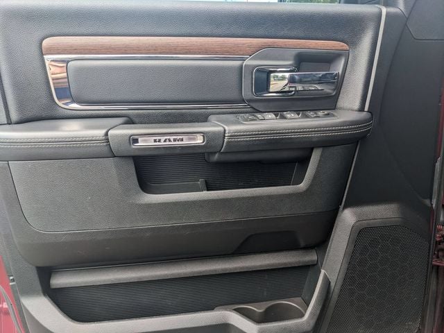 2017 RAM 1500 Laramie Crew Cab 4x4 5'7' Box