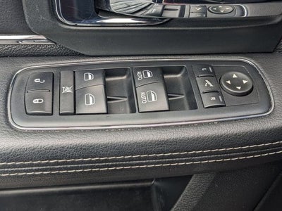 2017 RAM 1500 Laramie Crew Cab 4x4 5'7' Box