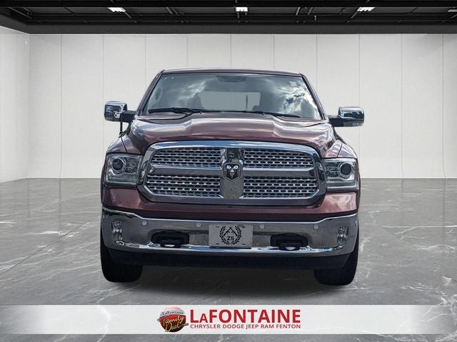 2017 RAM 1500 Laramie Crew Cab 4x4 5'7' Box