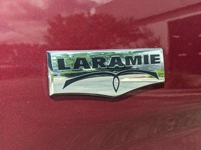 2017 RAM 1500 Laramie Crew Cab 4x4 5'7' Box