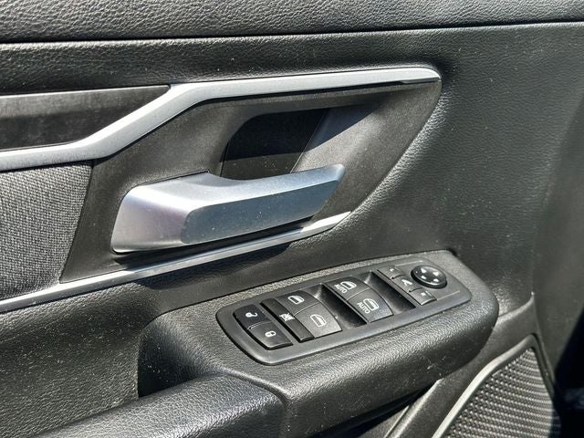 2020 RAM 1500 Big Horn Crew Cab 4x4 5'7' Box