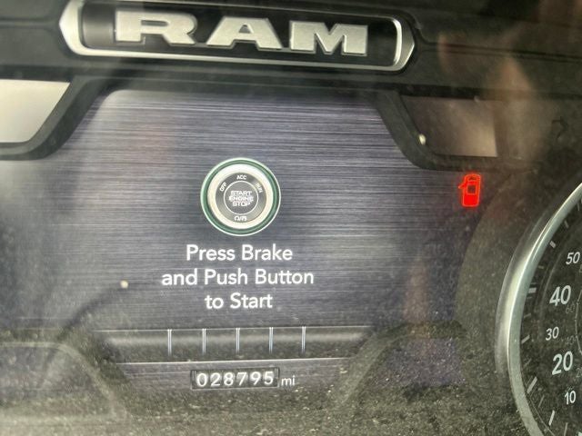 2023 RAM 1500 Big Horn Crew Cab 4x4 5'7' Box