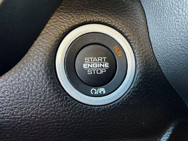 2023 RAM 1500 Laramie Crew Cab 4x4 5'7' Box