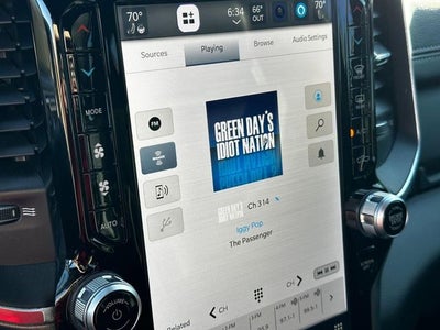 2023 RAM 1500 Laramie Crew Cab 4x4 5'7' Box