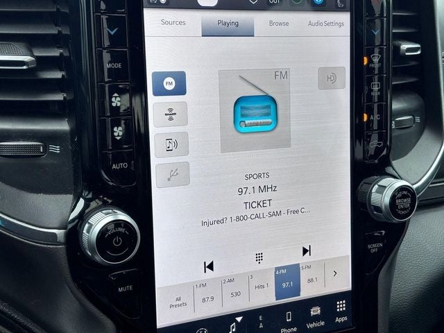 2023 RAM 1500 Laramie Crew Cab 4x4 5'7' Box